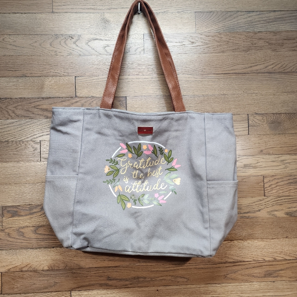 GRATITUDE IS THE BEST ATTITUDE” Jane Marie Medium Tote Zip Bag Gray